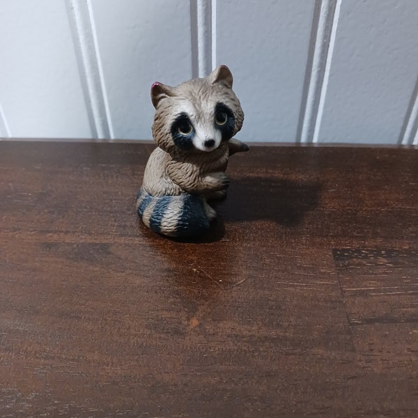 Vintage 1983 Global Art Harvey Knox Kingdom Raccoon Figurine Japan