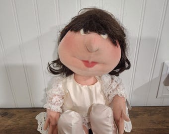 Rare Vintage 1984-1985 Ryan Sherwood Gourley Friends Doll Bride Tags