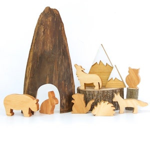 Natural Woodland Animal Toy Set, Non-Toxic Wooden Play Set, Handmade Hardwood Children's Toy Set, Forest Creatures