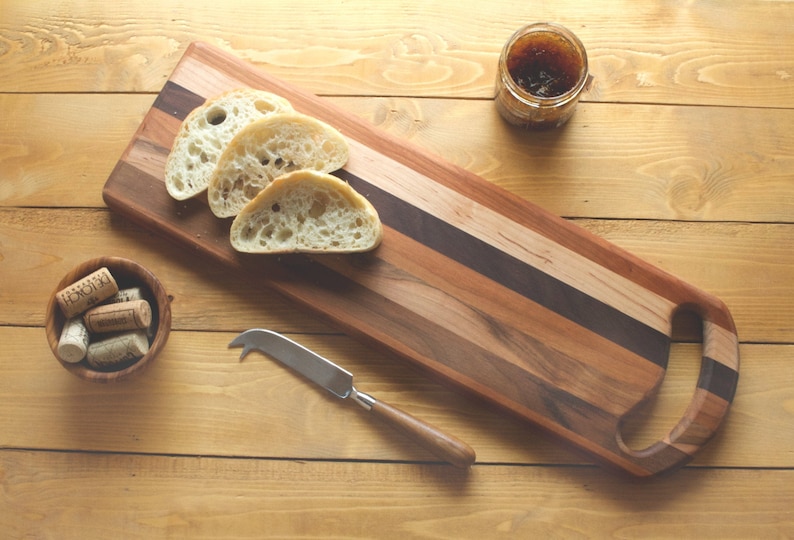 Handmade Housewarming Wedding Gift Hardwood Serving Board Mixed Hardwood Cutting Board with Handle Stripe Cheese Board with Hand Hole
