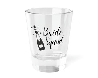Bicchiere da liquore della squadra della sposa. Bomboniera per addio al nubilato. Regalo del fine settimana. Bicchiere da liquore per la festa nuziale. Regalo per la festa di nozze. Bicchiere da liquore della squadra della sposa