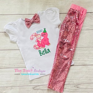 Tenue d'anniversaire trois Rex, tenue d'anniversaire fille dinosaure ~ tenue de pantalon à sequins dinosaure ~ haut personnalisé ~ personnaliser dans toutes les couleurs !