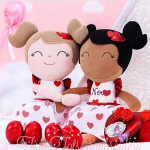 Valentinstag Puppe, personalisierte Puppe, benutzerdefinierte Stoffpuppe, Baby-Dusche-Geschenk, erstes Baby Puppe, Plüschpuppe, personalisierte Puppen für Baby-Mädchen