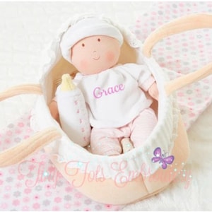 Muñeca personalizada con capazo, biberón y manta, peluche personalizado, regalo para bebé, regalo para recién nacido, muñeca bebé, muñeca personalizada, regalo de bautizo
