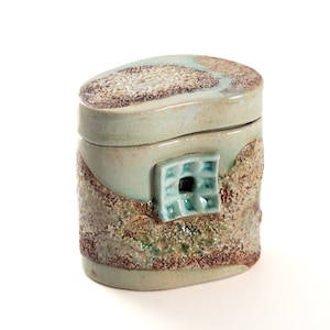 Ceramic box with lid,