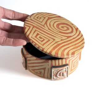 ceramic box with lid