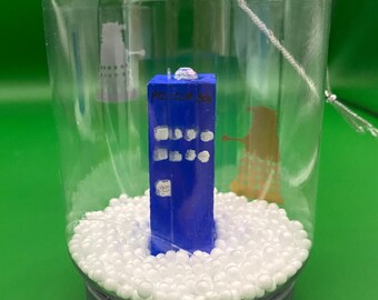 Adorno de bola de nieve de la TARDIS