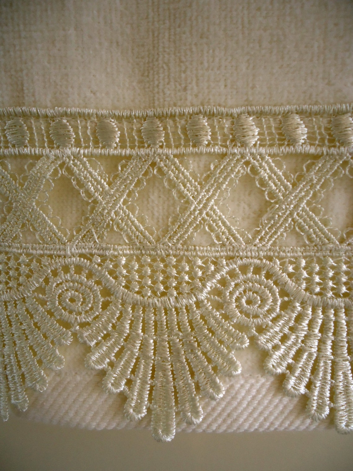 CREAM LACE Fingertip/guest Towels 2 Ivory Velour Cotton New Custom