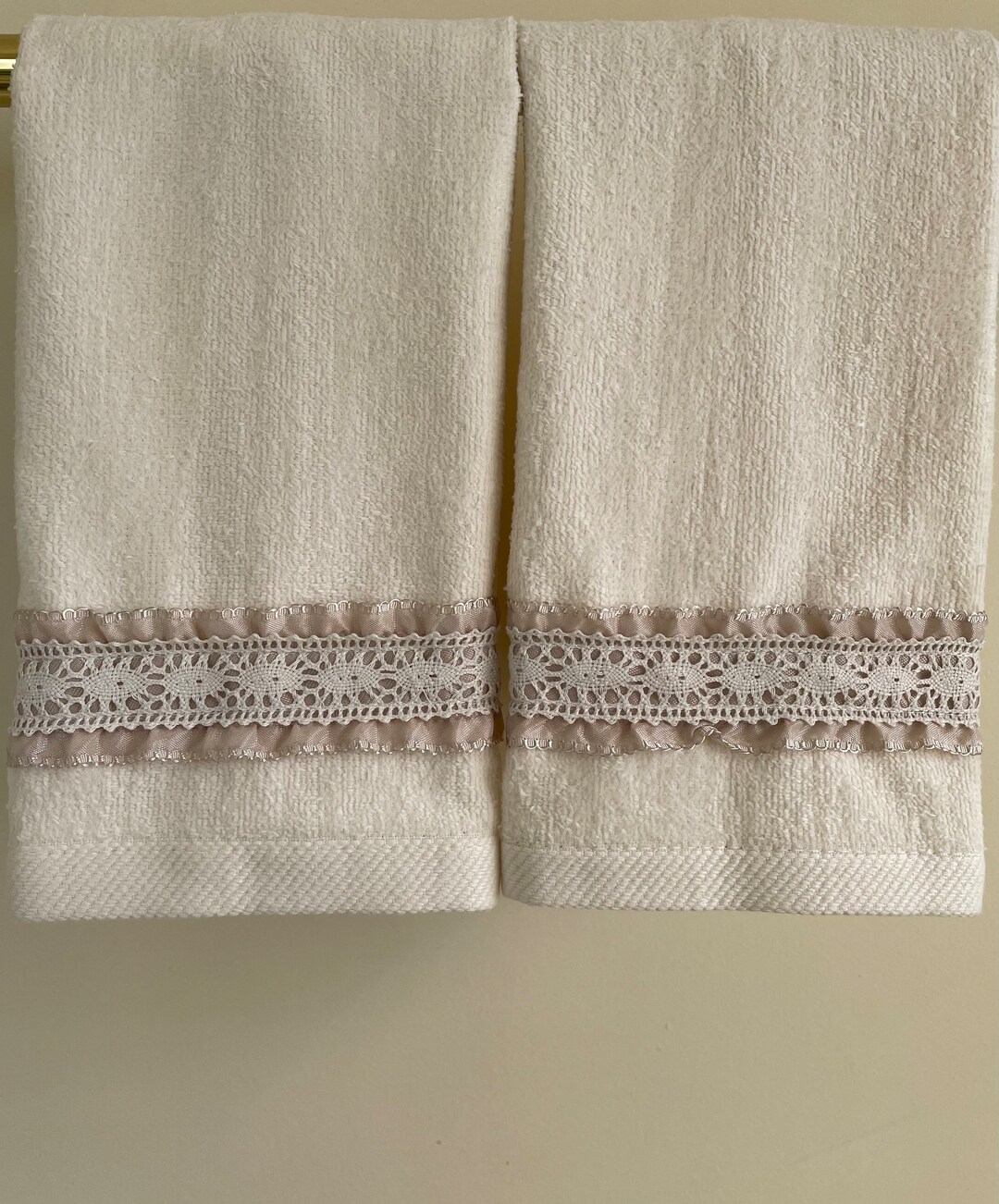 VINTAGE CREAM & LACE Fingertip Towels 2 Ivory Velour 100 Cotton