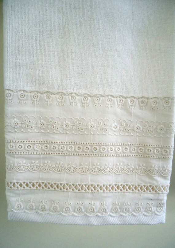 2 IVORY Velour Cotton Embellished NEW by UtaLace LACE Fingertip Guest Towels