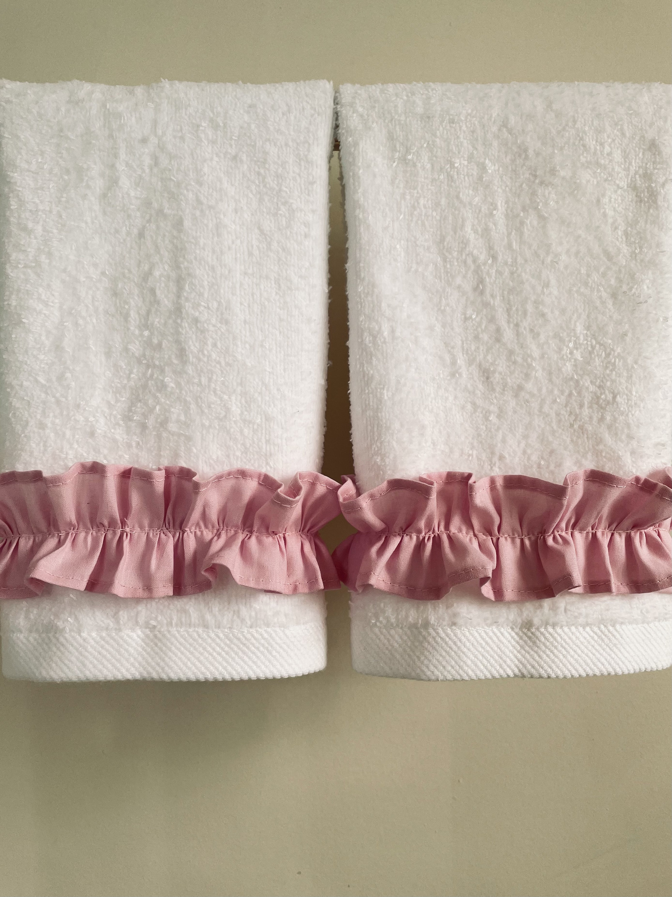 PINK RUFFLE Fingertip Towels 2 White Velour Towel, 100 Cotton, 2 Light