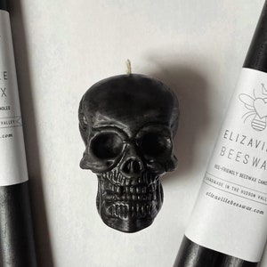 Beeswax Skull Candle: Spooky Halloween Decor