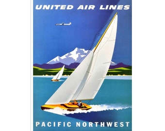 Puede incluir: Un cartel de viaje vintage para United Airlines con un velero en una masa de agua con montañas en el fondo. El texto "Pacific Northwest" está en la parte inferior del cartel.