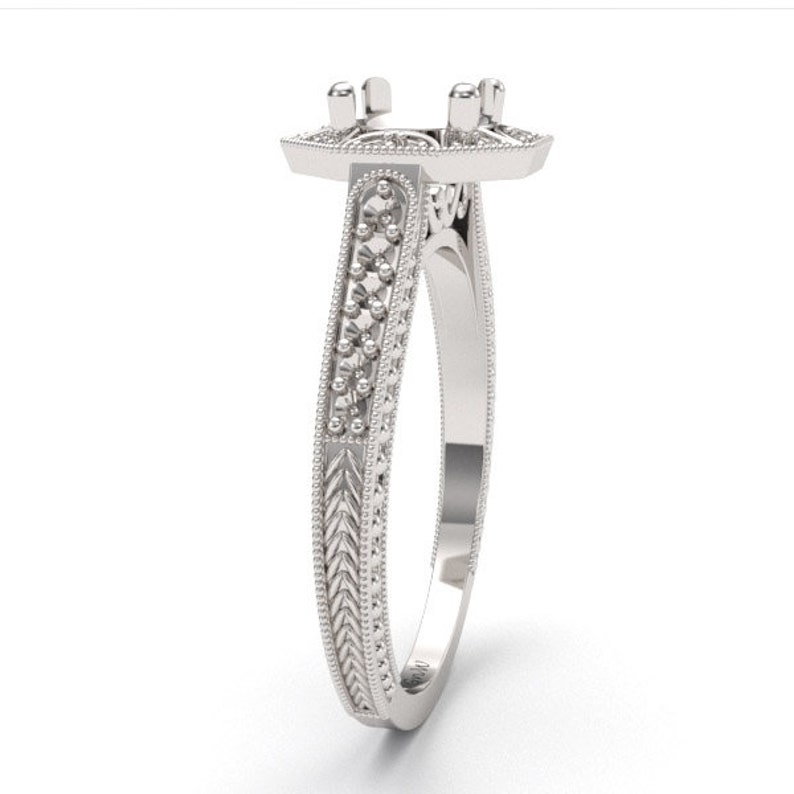 Round Antigue Style Ring Mounitng