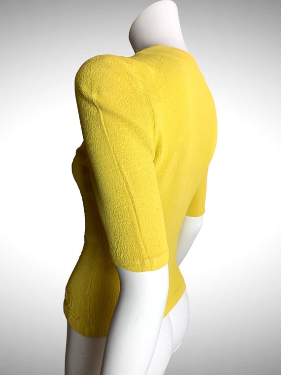 Early 40s chartreuse yellow/green crepe top, with… - image 5