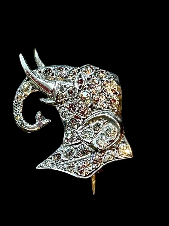 C19th silver paste elephant brooch, garnet eye. - image 5