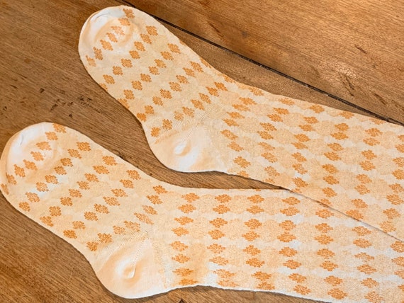 Unusual and unworn 1920s diamond printed cotton st