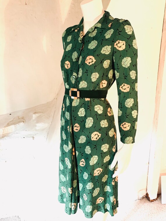 1930s/40s fine rayon green patterned dress