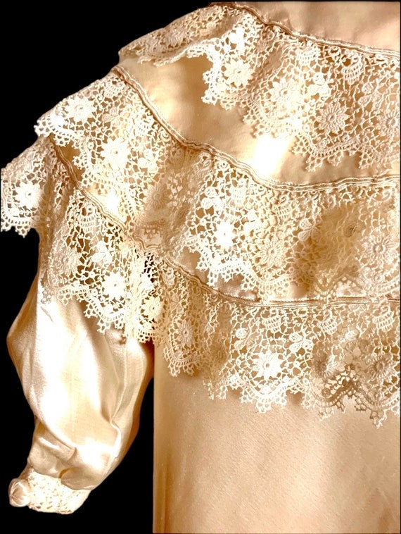 c1900 antique child’s coat, silk and lace. - image 1