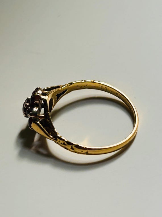 Pretty 18ct gold & ruby ring, engraved, vintage. - image 5