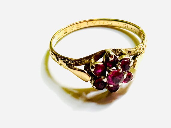 Pretty 18ct gold & ruby ring, engraved, vintage. - image 2