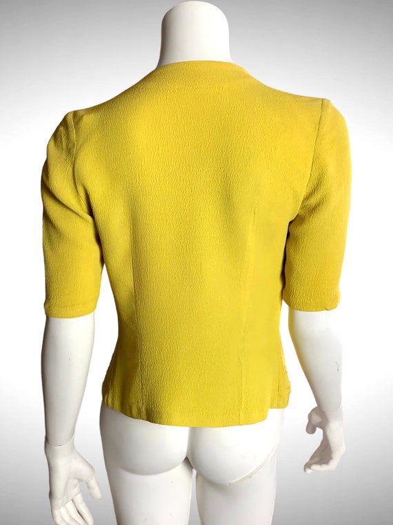 Early 40s chartreuse yellow/green crepe top, with… - image 4