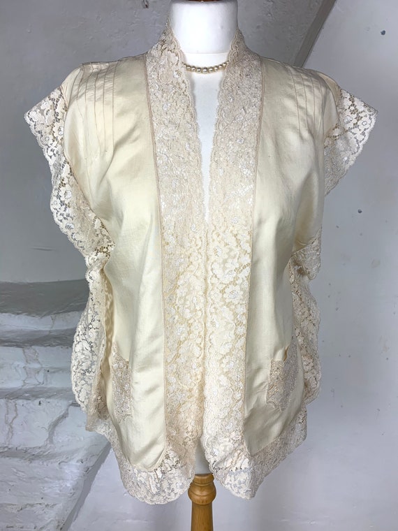 1920s/30s loose fit silk and lace jacket with pock