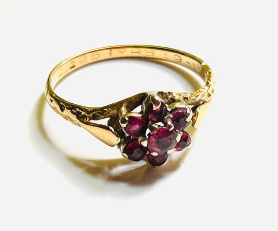 Pretty 18ct gold & ruby ring, engraved, vintage. - image 6