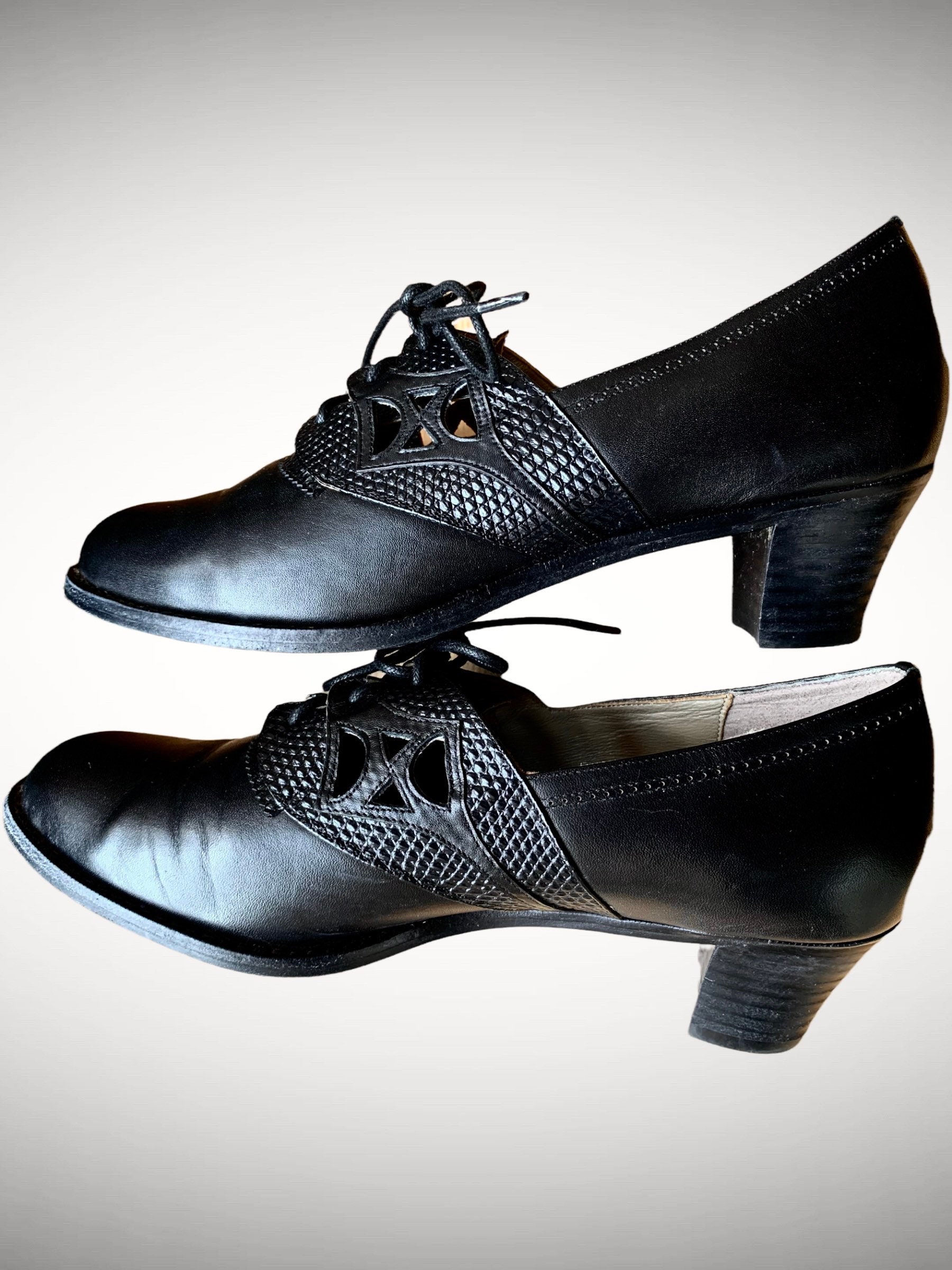Pair of 30s Style Memery Oxford 'emily' Shoes