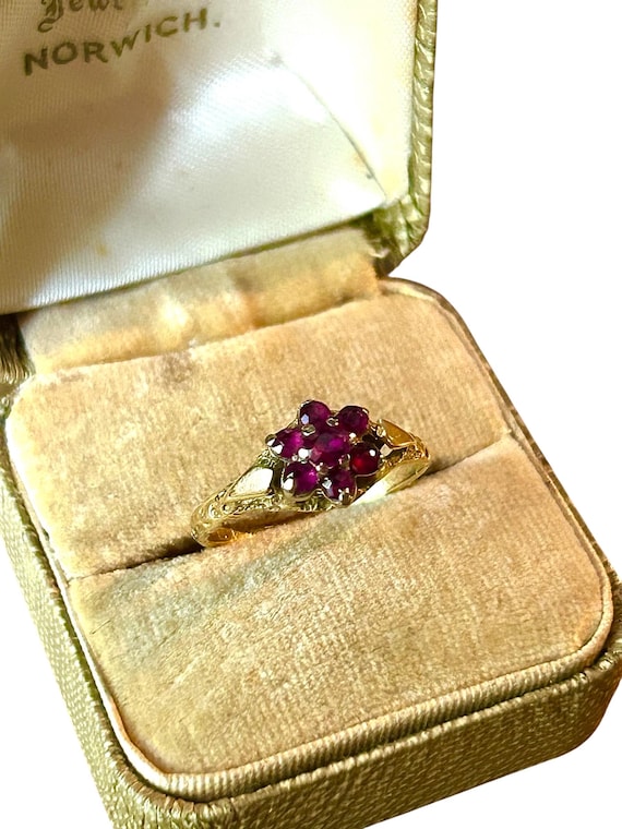 Pretty 18ct gold & ruby ring, engraved, vintage. - image 4