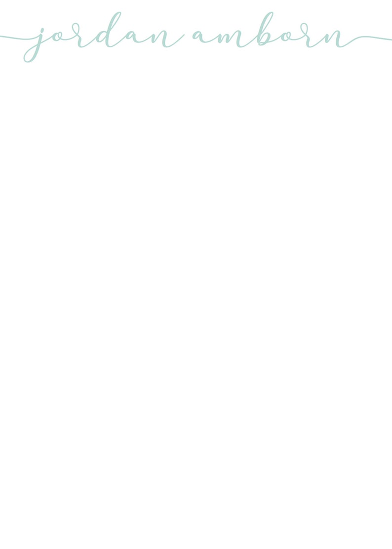 Peut inclure: Une &eacute;criture cursive manuscrite en bleu clair indique "jordan amborn".