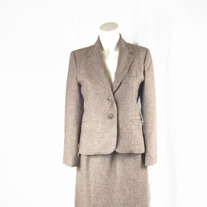1960s Vintage Business Skirt Suit Set by Andre Barreau New York Wool Blend Women&#39;s