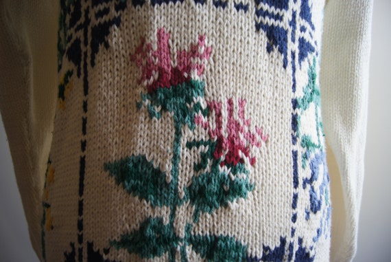 Vintage Floral Sweater Hand Knit by J. Christophe… - image 4