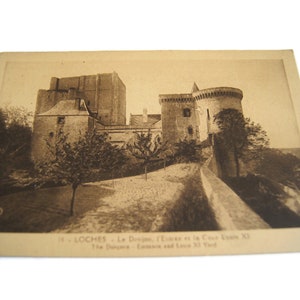 Unposted Vintage Postkarte - Loches - Le Donjon, l'Entree et la Cour Louis XI - der Dungeon - Eingang und Louis XI Yard Paris