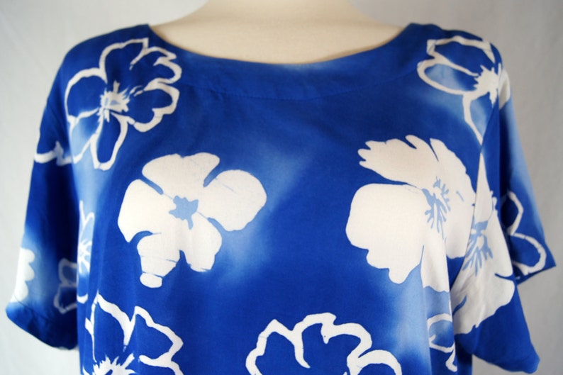 Vintage 90's AsiaCraft Textiles Blue & White Hawaiian Maxi Floral Dress image 2