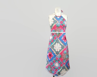 Vintage BCBG blommig halterneckklänning Y2K, tillverkad i USA