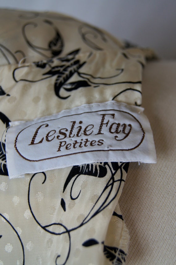 Vintage Leslie Fay Petites Blouse And Skirt Set 1… - image 5