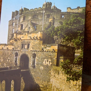 Cartão postal vintage não postado - Castelo de Edimburgo, The Gatehouse