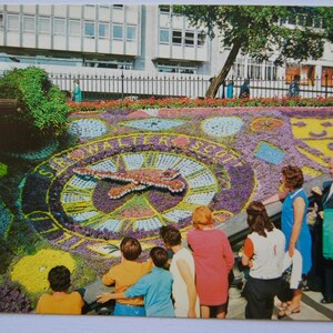 Cartão postal vintage The Floral Clock Edinburgh Colourmaster International PT37235 Impresso na Grã-Bretanha Photo Precision Limited St.