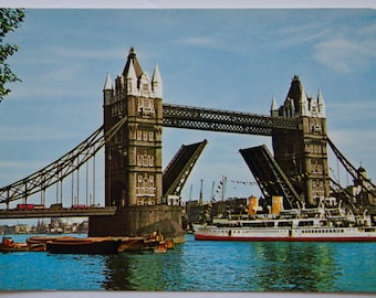 Cartão postal vintage da Tower Bridge de Londres: série de cores naturais