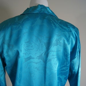 Vintageblå blus med knappar framtill: Långärmad vadderad axelskjorta bild 5