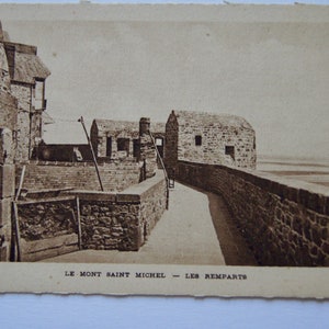 carte postale vintage Inused du Mont Saint Michael - Les Remparts - Liberty Tower Post Card