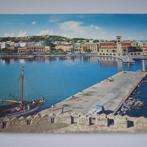 Vintage unbenußte Postkarte - Rhodos Blick auf den Hafen - Not Posted - Rotalcolor - Gedruckt in Italien