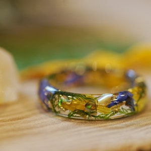 Floral Resin Ring with Sunflowers, Blue Pressed Flower Ring, Wildflowers Rings, Botanical Jewelry, Real Flower Jewelry, Mothers Day Gift image 9