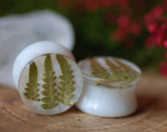 Fern Ear Plugs, Nature Resin Gauges, Magic Forest Plugs, Botanical Ear Gauges, white and green ear plugs, Fairy Plugs, Fern Jewelry