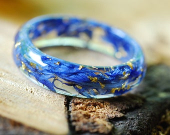 Blue Pressed Flower Ring, Resin Ring with Gold Flakes, Floral Band with Tiny Petals, Something Blue for Bride, Enchanting Wedding