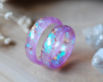 Purple Lavender Iridescent Ring, Faceted Resin Band with Gold Flakes, Minimalist Jewelry
