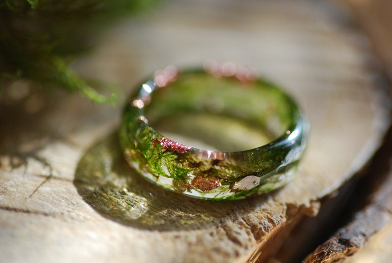 Moss Ring with Copper Flakes, Terrarium Green Ring, Nature Resin Ring, Forest Ring, Magic Fairy Ring, Botanical Fall Jewelry, Gift for Her image 4