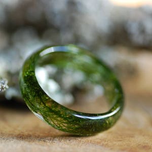 Real Moss Ring, Nature Ring, Green Moss Resin Ring, Hiking jewelry, Real Plant ring, Botanical Forest Jewelry, Forest Lover Gift image 4
