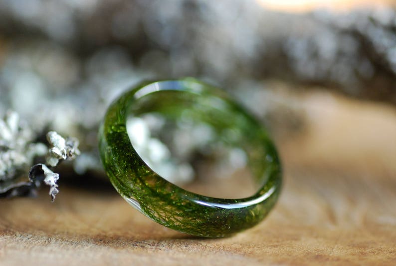 Real Moss Ring, Nature Ring, Green Moss Resin Ring, Hiking jewelry, Real Plant ring, Botanical Forest Jewelry, Forest Lover Gift image 4